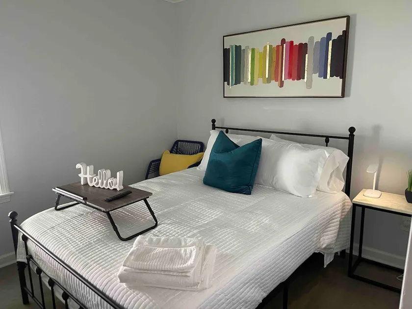 New Decor! Cozy Modern Renovated Private Suite! - Image 1