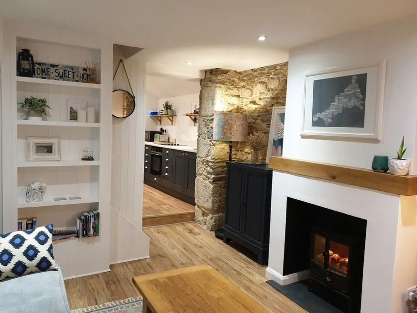 The Blue Bee - a cosy Cornish cottage for two - Image 1