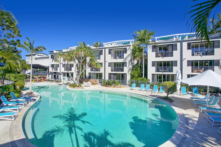 RESORT APARTMENT IN THE HEART OF NOOSA HEADS - Image 1