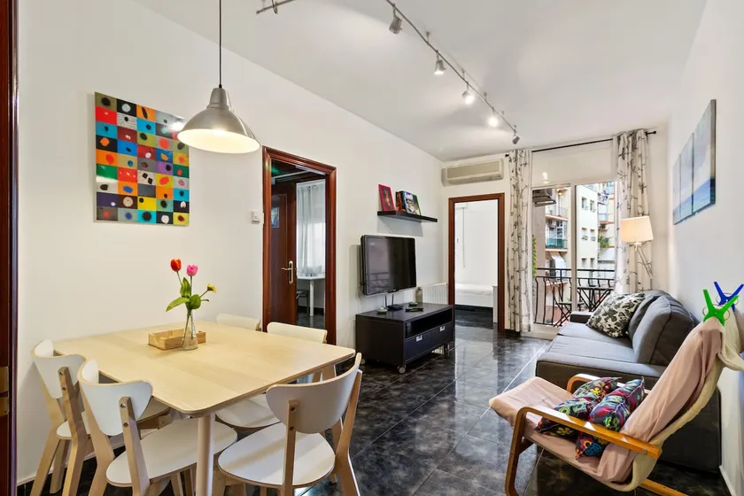 Cozy 3bed Flat With Balcony Close to Plaza España! - Image 1