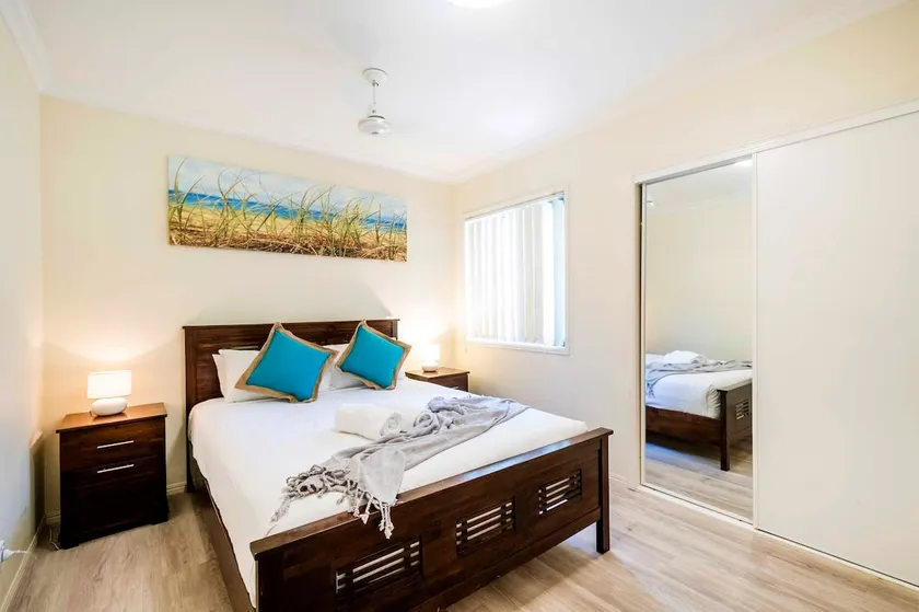 Oceania 11 - LJHooker Yamba - Image 1