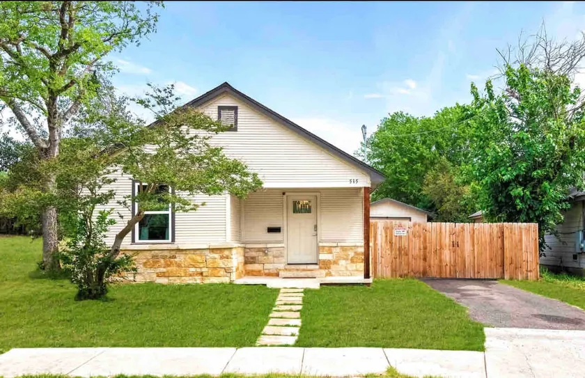 Convenient San Antonio Oasis: - Image 1