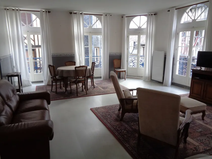 Le Grand Balcon - Image 1