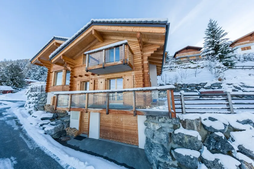 Chalet Enchanteur sauna, jacuzzi, 13pax - Image 1