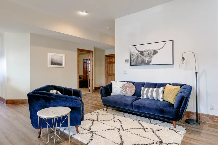 Hagenow Suite 3500 Sq. Ft Executive Suite - Image 1