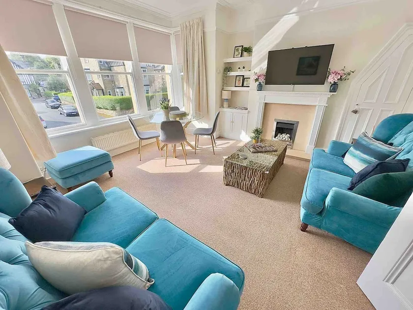 Garden Apartment, Central Harrogate with parking - Image 1