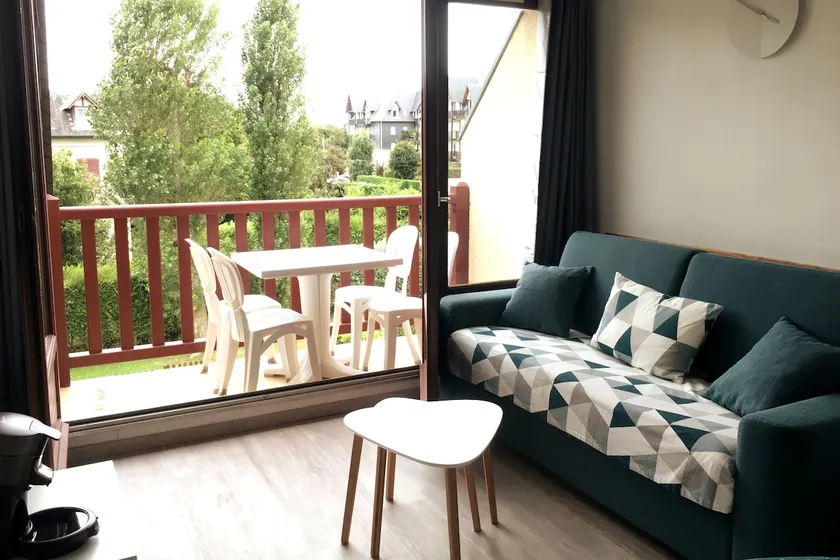 Cabourg—the perfect two-bedroom apartment for you! Close to the beach and downtown, sleeps 2 to 4 people. - Image 1