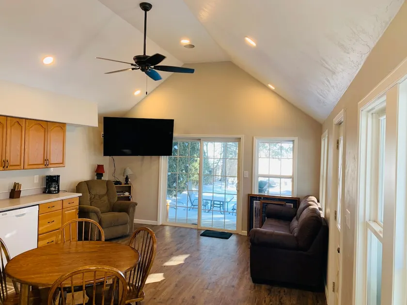 Brothers lake drive chalet - Image 1