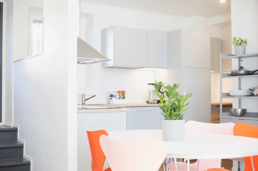 Two-bedroom apartment in an idyllic wooden house + free parking - Image 1