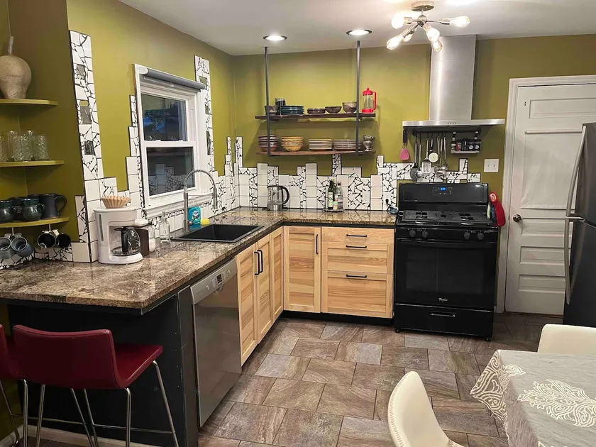 Cozy home, great for families and friends - Image 1
