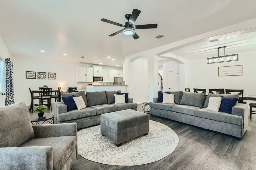 SA Gathering Place 4BR•Lackland BMT*Seaworld<4mi - Image 1