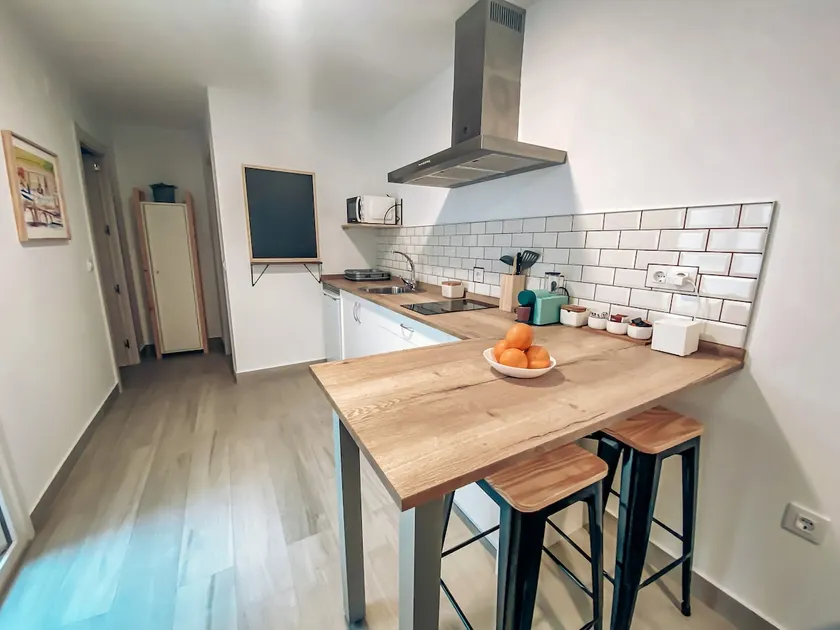 Suite on Nazari Street - Image 1