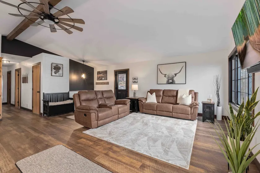 Lake home on Pelican Lake! - Image 1