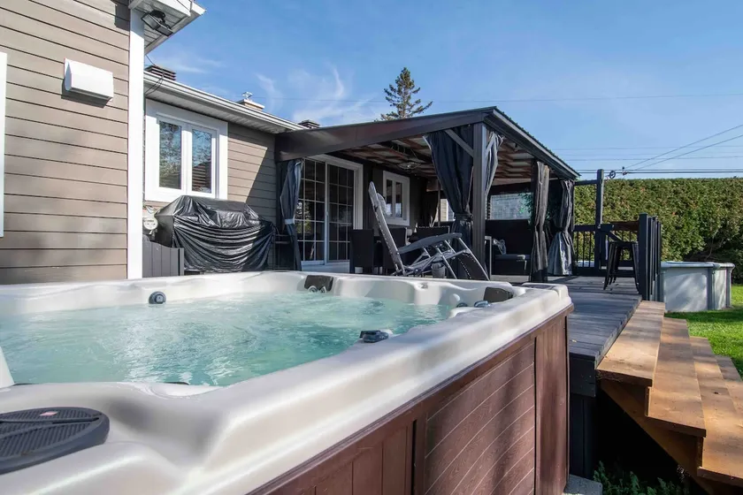 Beautiful house, private land, spa and pool table! - Image 1