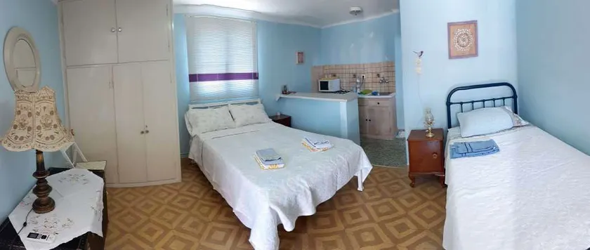 Beautiful top floor apartment next to the sea. - Image 1