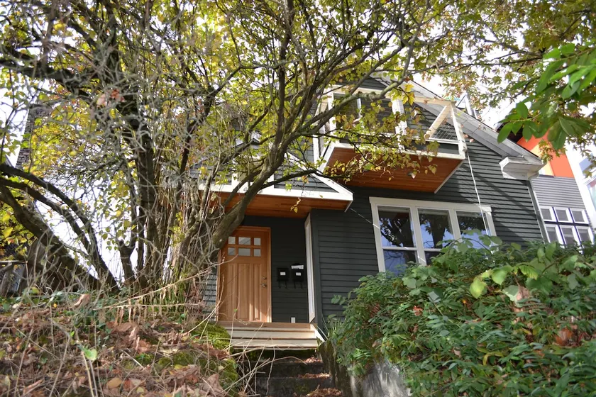 Historic University Townhouse - Image 1