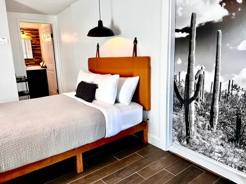 Private, desert-chic casita in vibrant Midtown PHX - Image 1