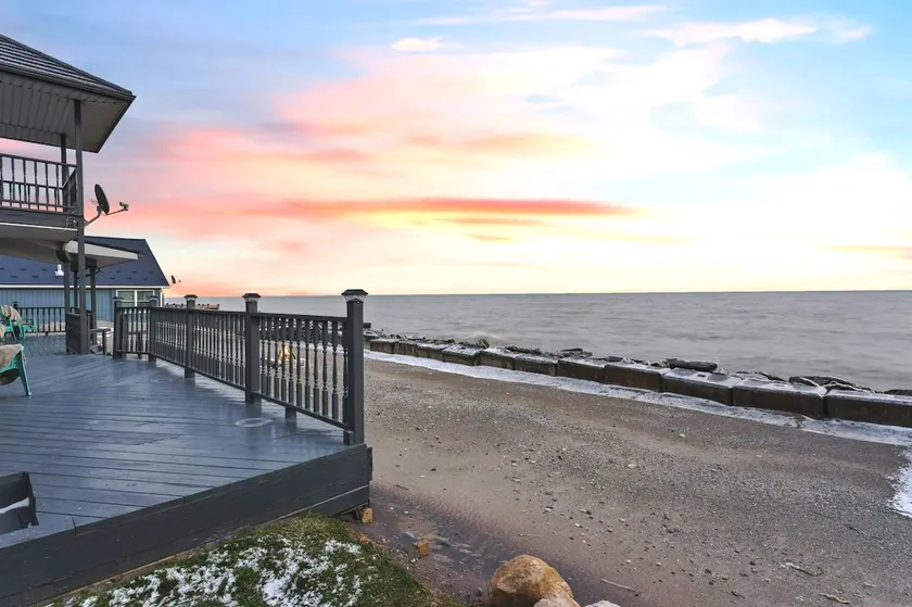 Stunning Lakeview cottage perfect for a getaway - Image 1