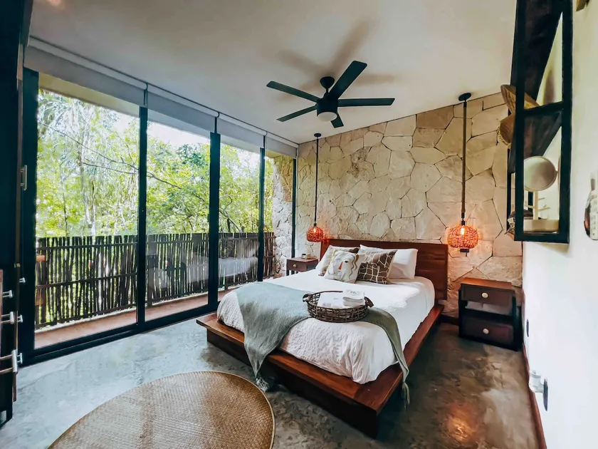 Stylish 2-bedroom unit with the pool - Image 1