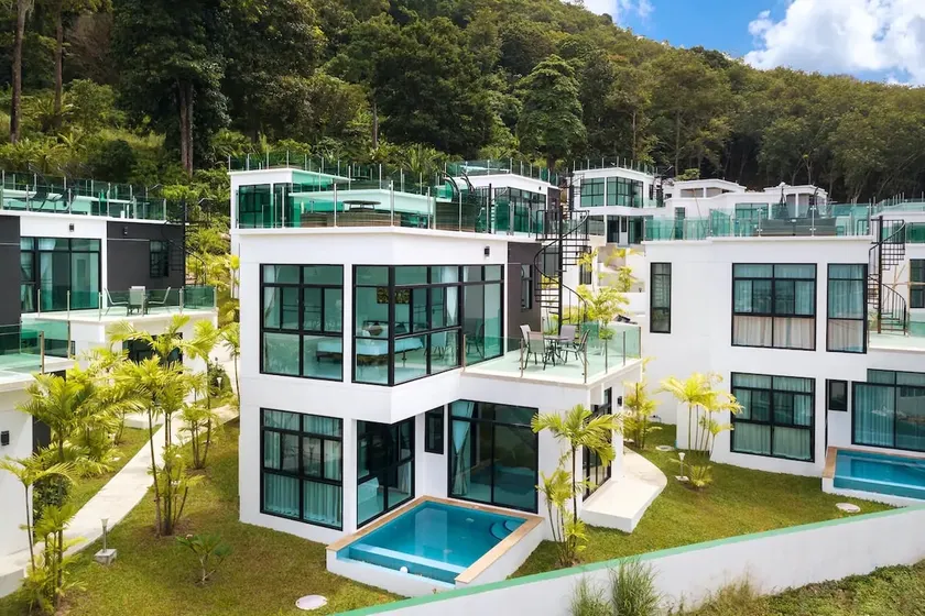 King Size Sea View Villa + Pool + Rooftop Skydeck - Image 1
