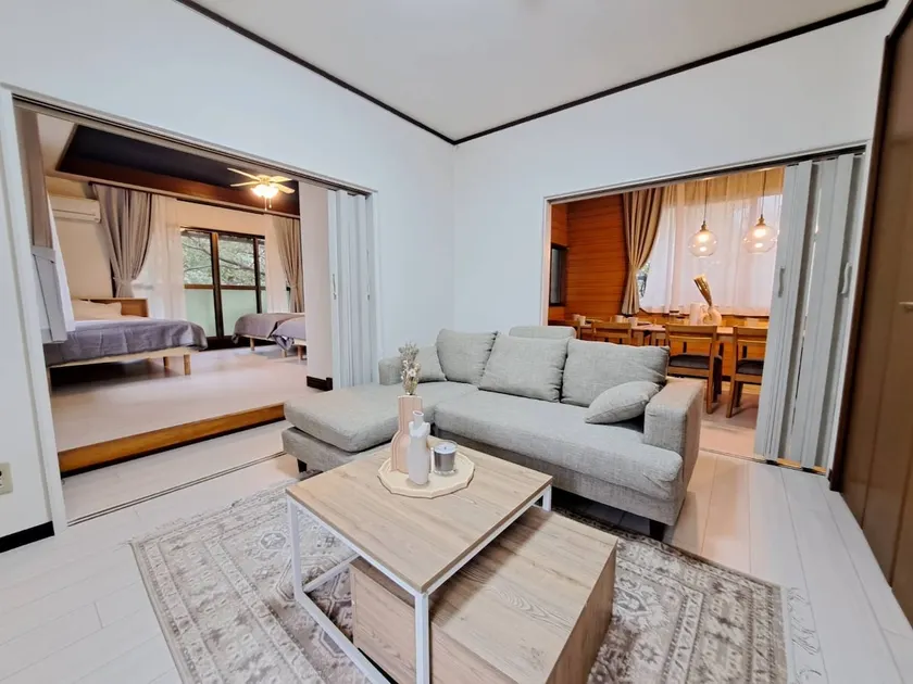 < Limited to 1 group per day >/Entire house/3 minutes by taxi/8 rooms/Gibraltar-like nature/143 m²/8LDK - Image 1