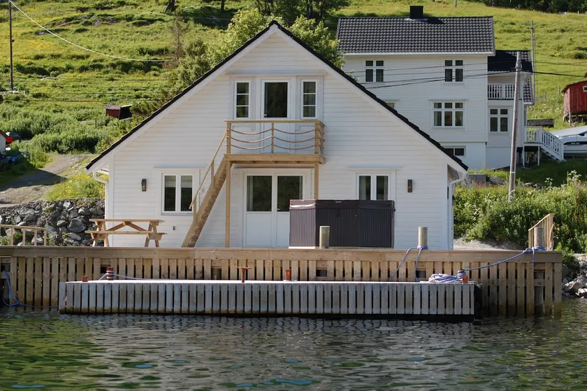 Exclusive Sea cabin outside of Tromsø - Image 1
