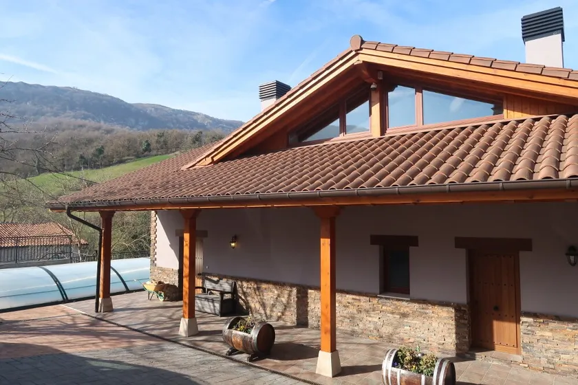 Self catering La Morada de Andoin til 14 personer - Image 1