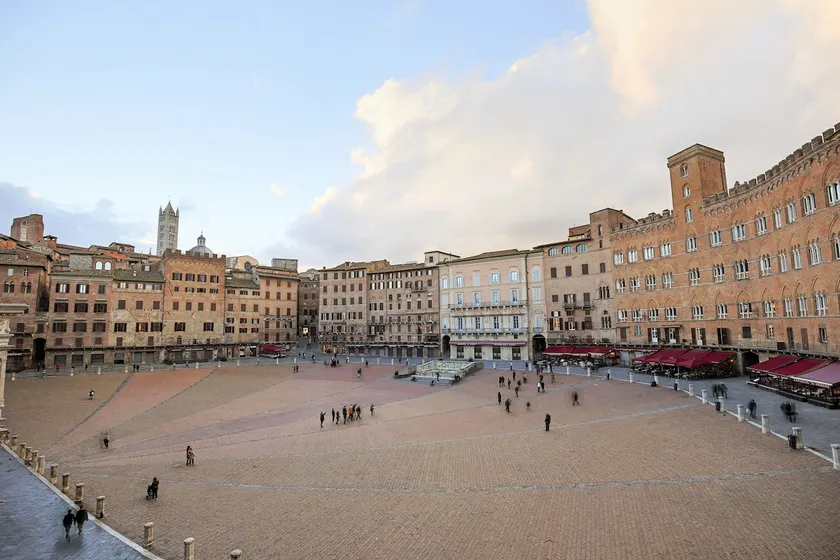 Piazza del Campo Honeymoon Suite - Image 1