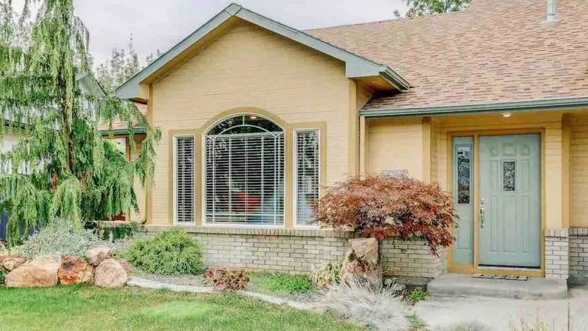 3BR Near Village | Hot Tub • Family • 2.5BA - Image 1