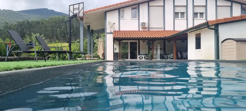 MARKAIDA HOUSE WITH POOL - Image 1