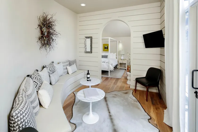 Luxurious Garden Suite in downtown Healdsburg - Image 1