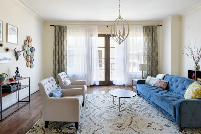 Stately 2,400-square-foot Home in Museum Park Place - Image 1