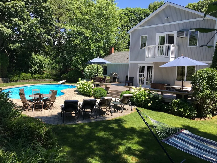 Southampton Sanctuary with Pool, Perfect Location! - Image 1