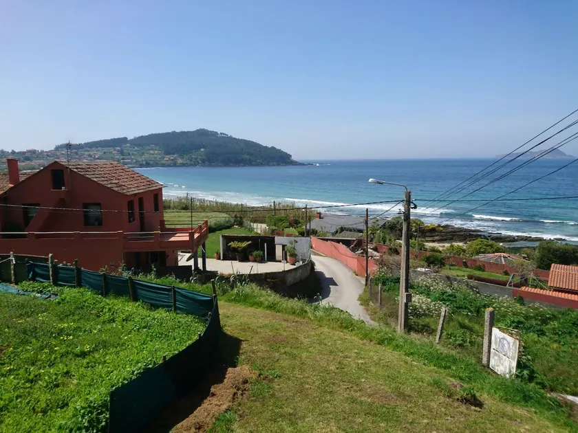 Family House in Playa de Patos (Nigran) - Image 1