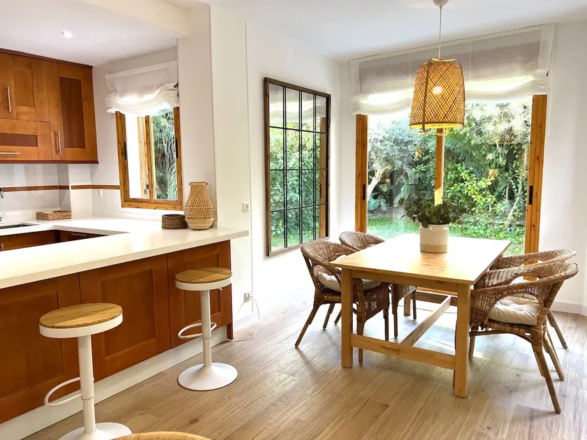 Exclusive apartment private garden and terrace - Image 1