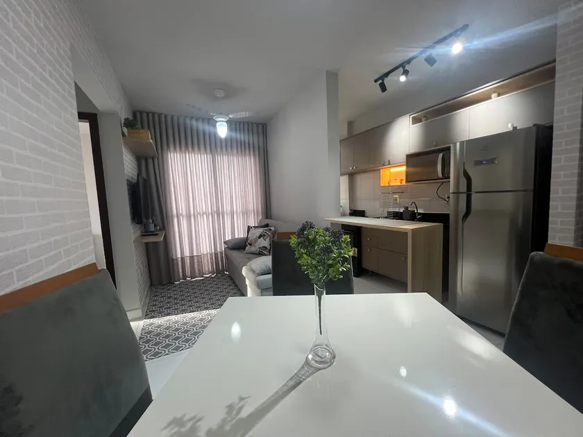 203 | Well Located Apt with garage included - Image 1