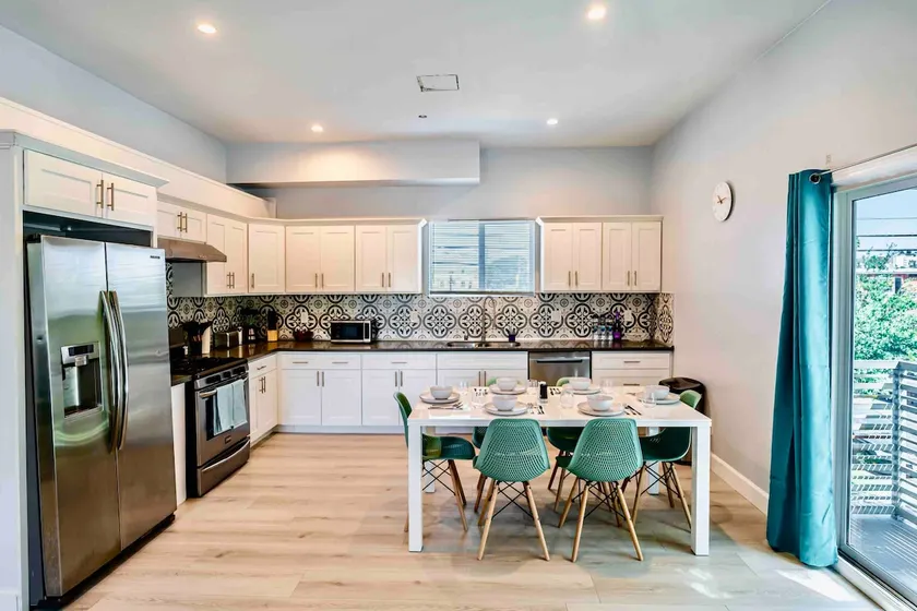 Stunning Mid-City New Home - Modern & Luxe Living! - Image 1