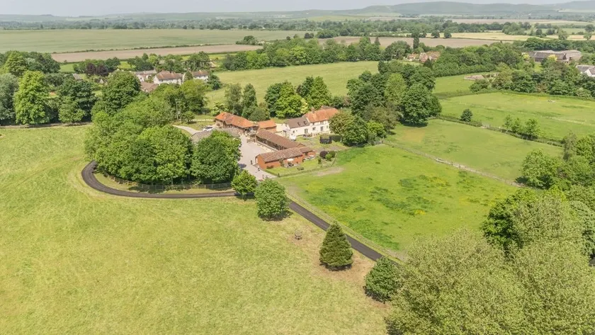 Linnet Cottage-Tichbornes Farm Cottages - Image 1