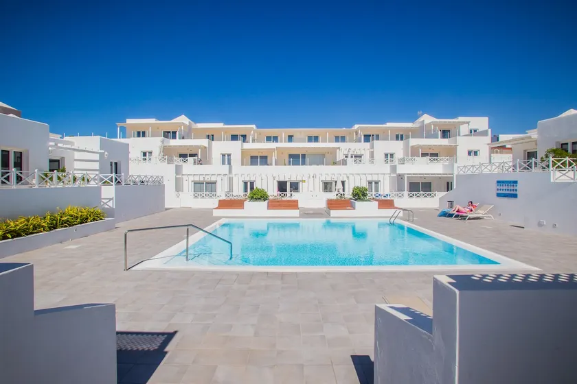 Flower Beach Suite 7 - Image 1