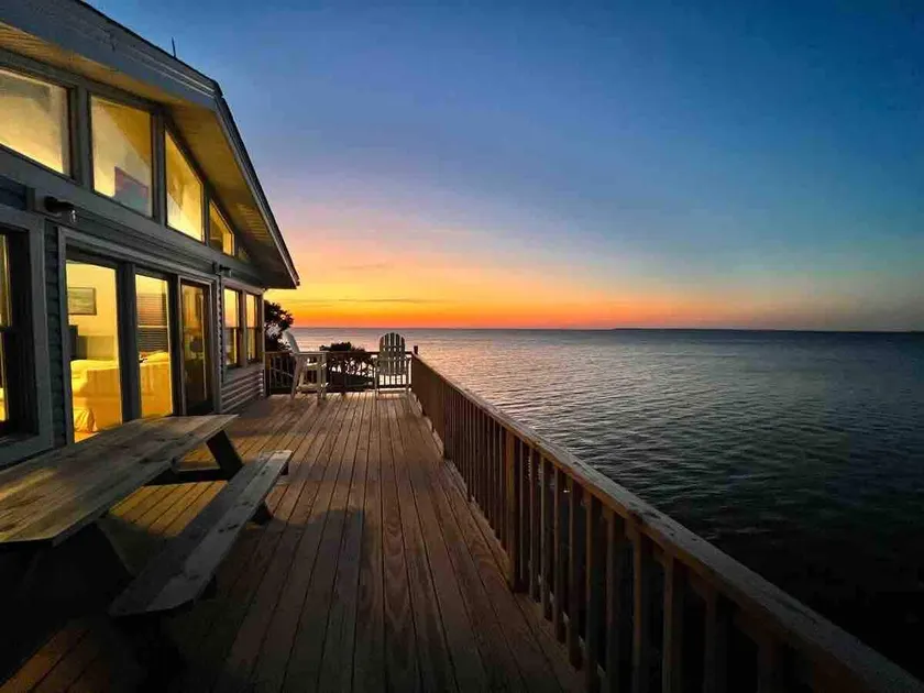 Waterfront Cottage With 180 Degree Views!! - Image 1