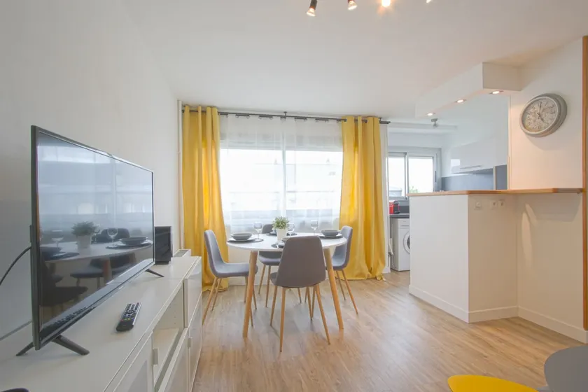 APPARTEMENT MODERNE A CAEN POUR 4 PERSONNES - Image 1