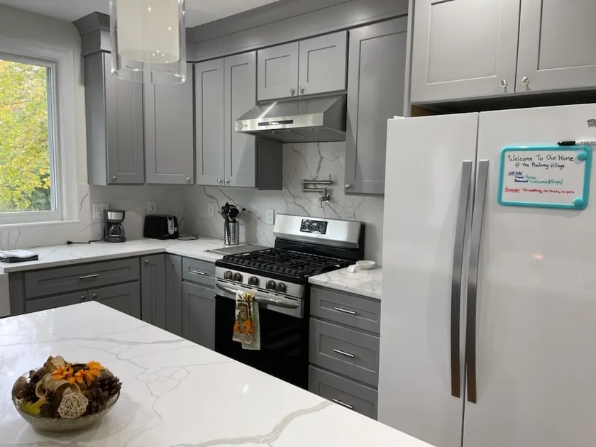 Milton - Immaculate & renovated 3 bed 2 .5 bath! - Image 1
