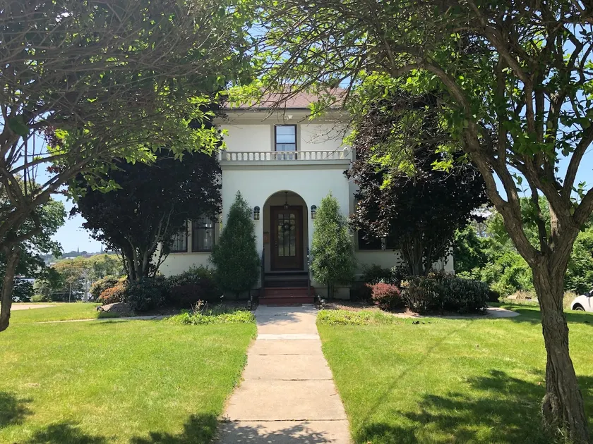 Mediterranean style home (7 minutes from Mystic) - Image 1