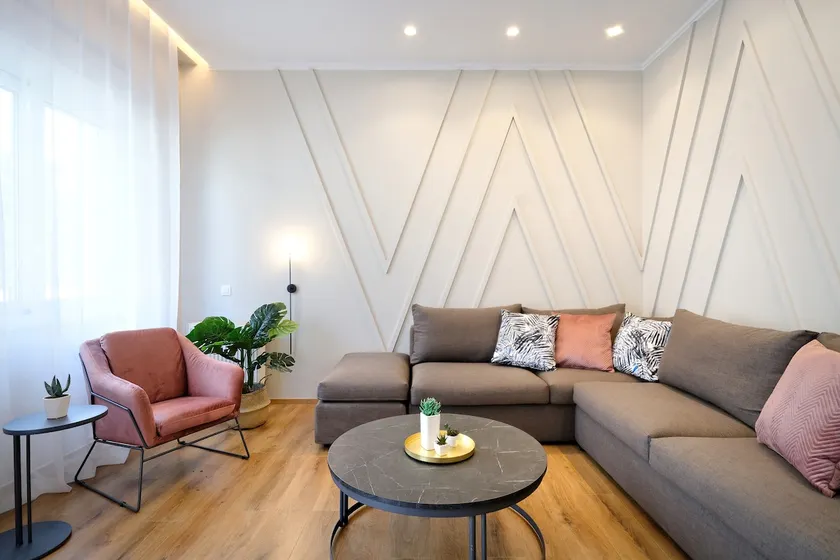 Spacious 4 Bedrooms Apartment, walk to metro - Image 1