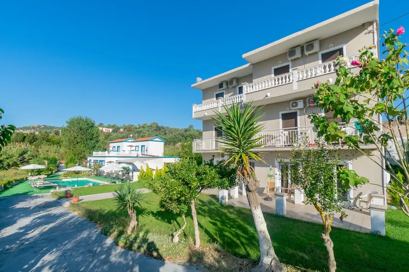 Akis Villa Two Bedroom Apartment Sea View - Image 1