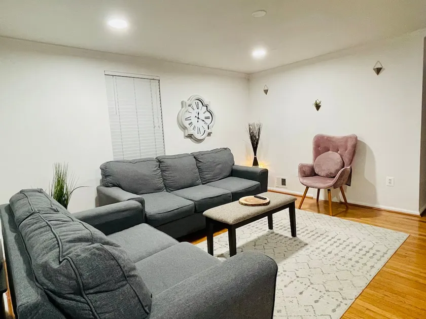 Cozy Family Home w/ the best check-in/-out times! - Image 1