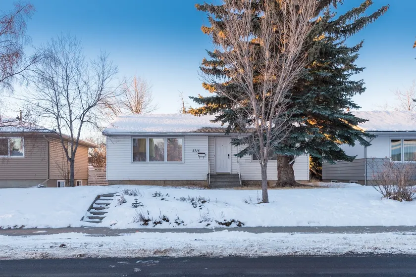 Cozy 3BR Basement by UofC, SAIT & C-Train - Image 1
