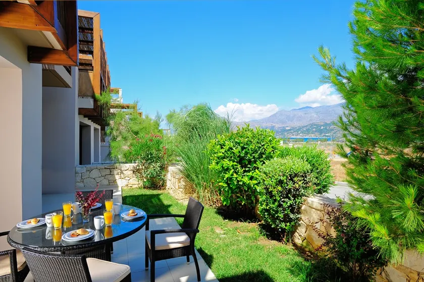 Apartment with 2 Bedrooms - Image 1