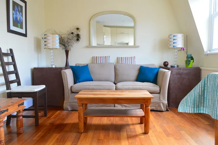 1 Bedroom Top Floor Apartment in Fulham - Image 1