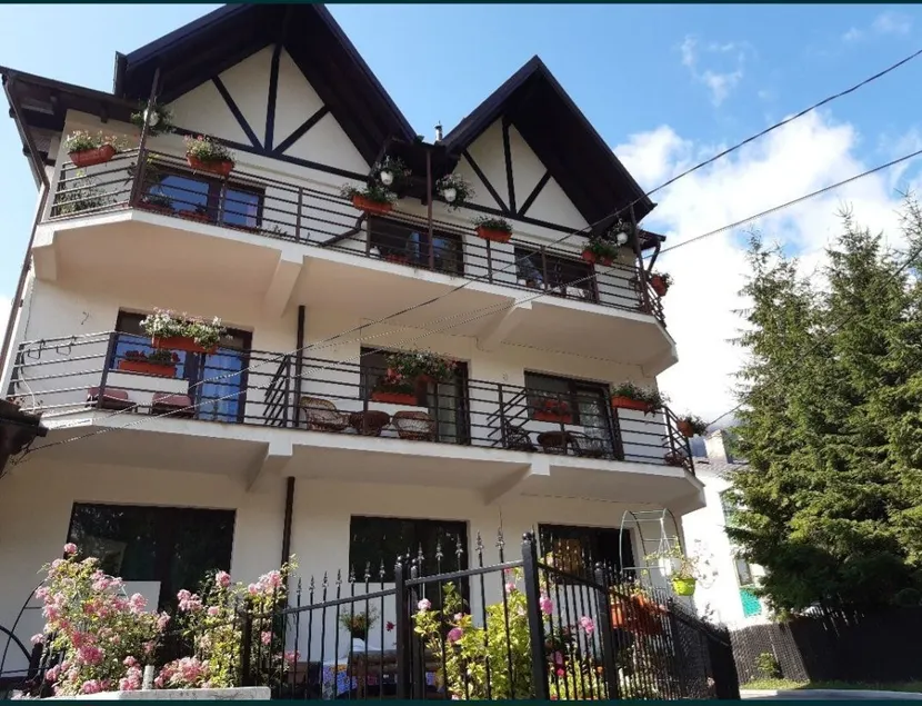 Monica Apartment - Image 1